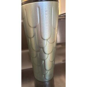 Starbucks Metallic Green Mermaid Scales Tumbler 24 Oz. No Straw